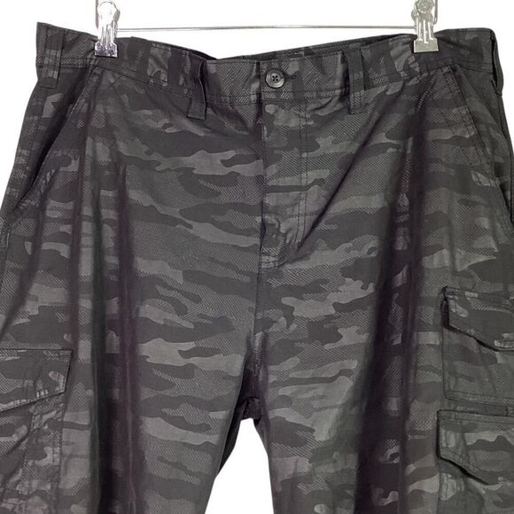 Iron Co Shorts Mens 38 Blackout Camo Stretch Performance Hybrid Cargo - Picture 5 of 11